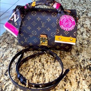 LV POCHETTE MÉTIS💎FREE  iPhoneMaxPro case